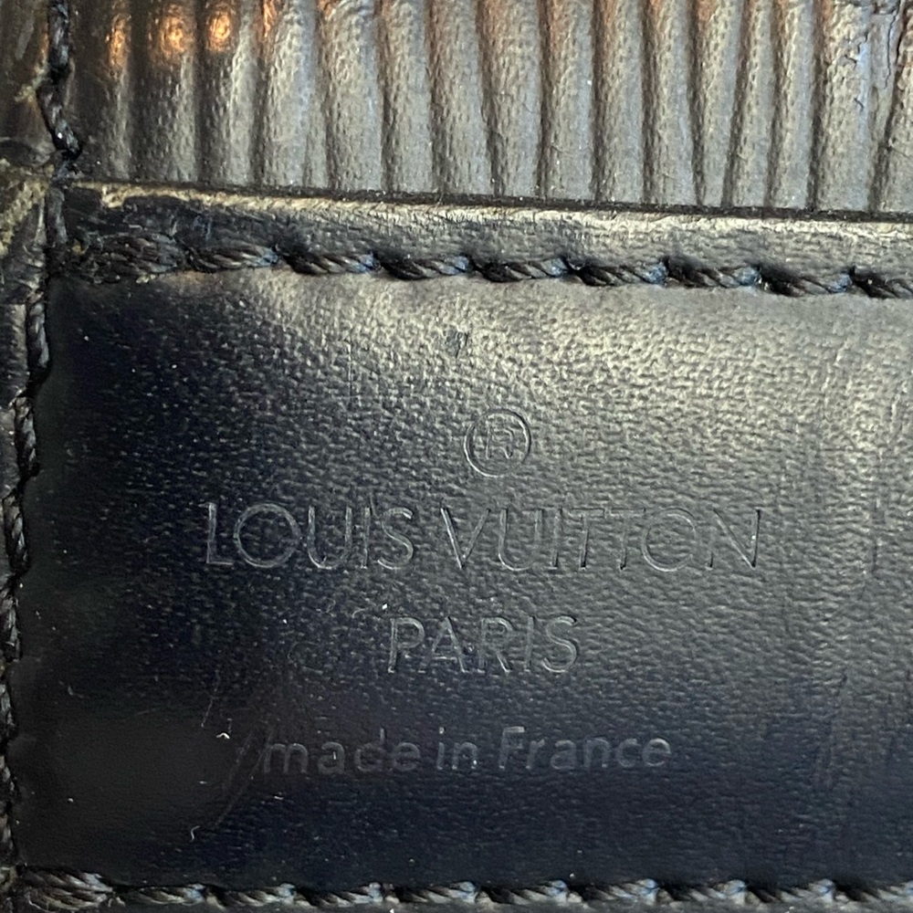 Louis Vuitton Authentic Vintage EPI Sac D’Epaule GM - Picture 10 of 15